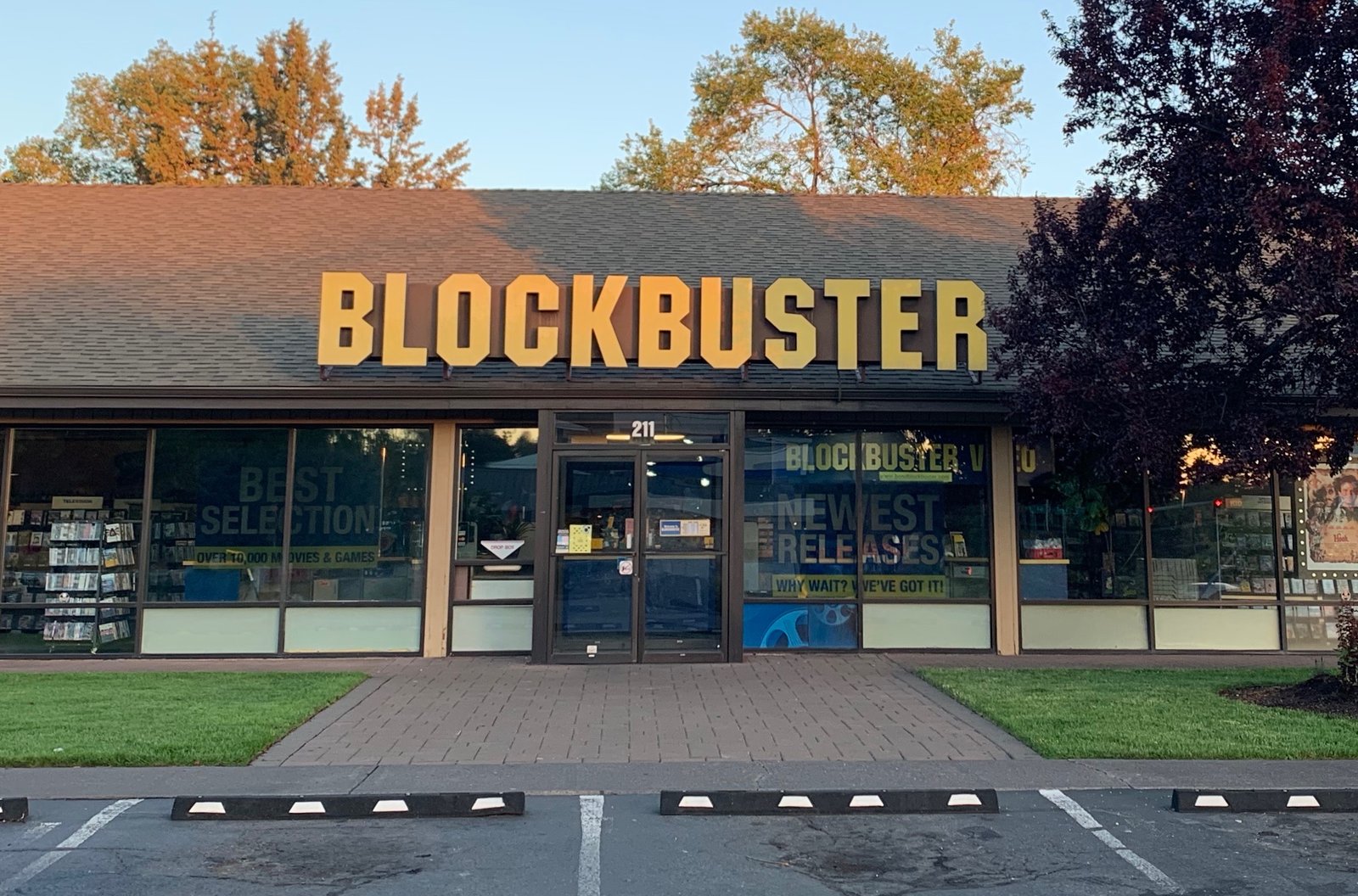 The yellow Blockbuster sign above the storefront in Bend, Oregon